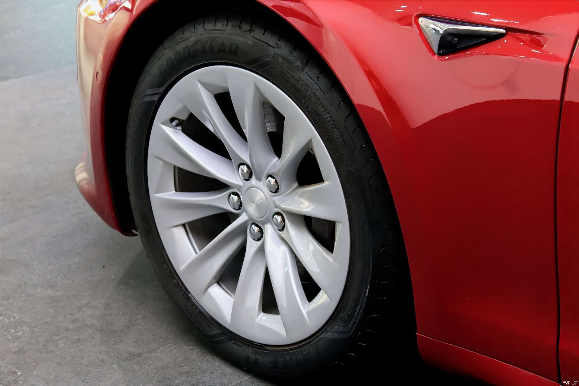 Tesla Model S, 2018 19