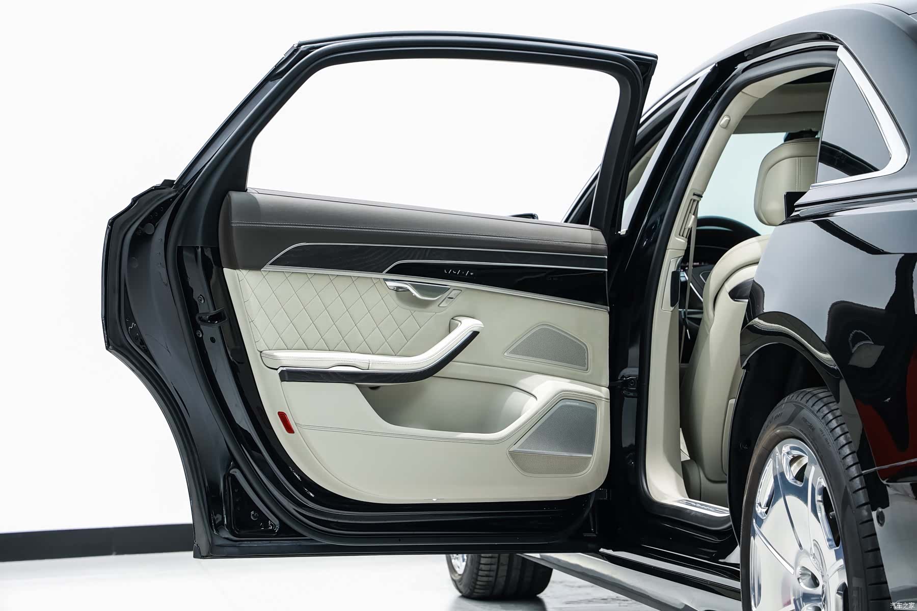 Audi A8L, 2023 17