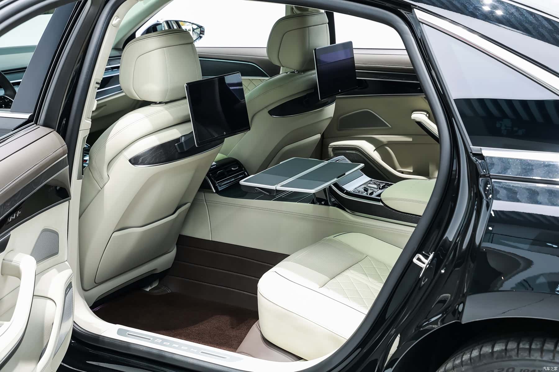 Audi A8L, 2023 14