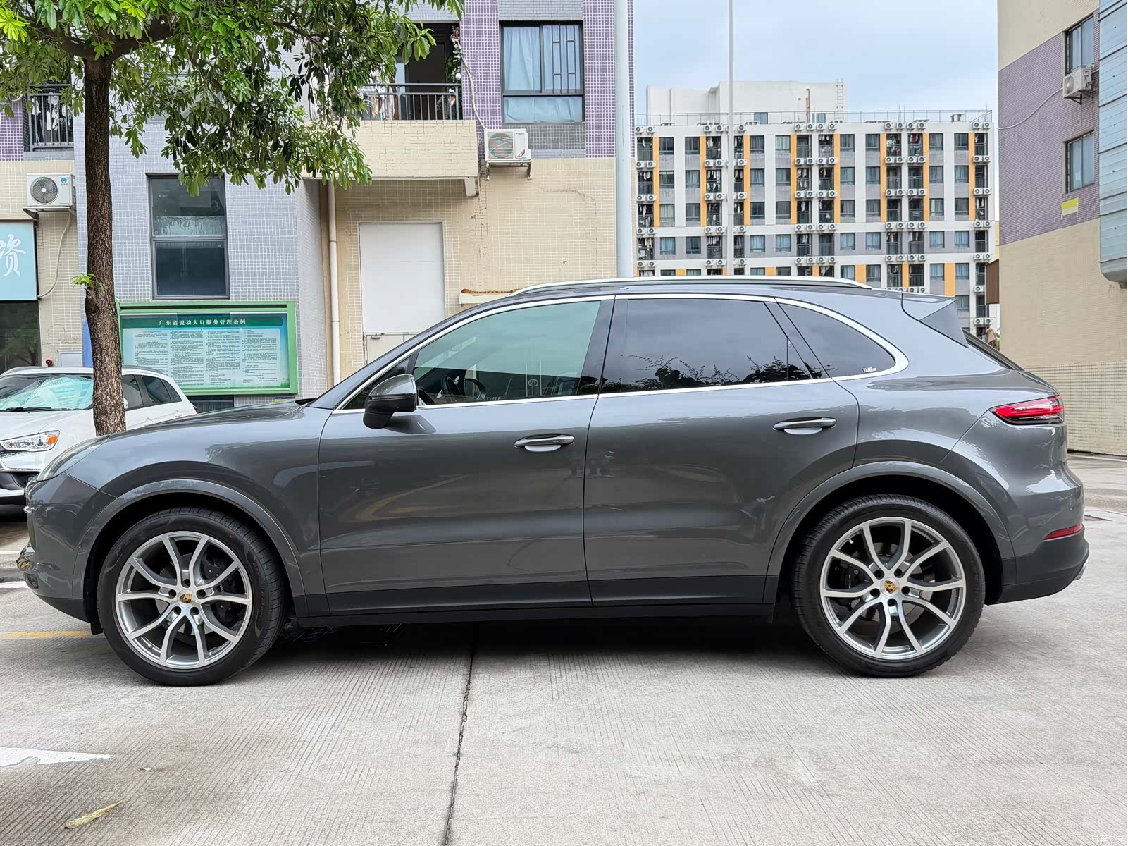Porsche Cayenne, 2023 8
