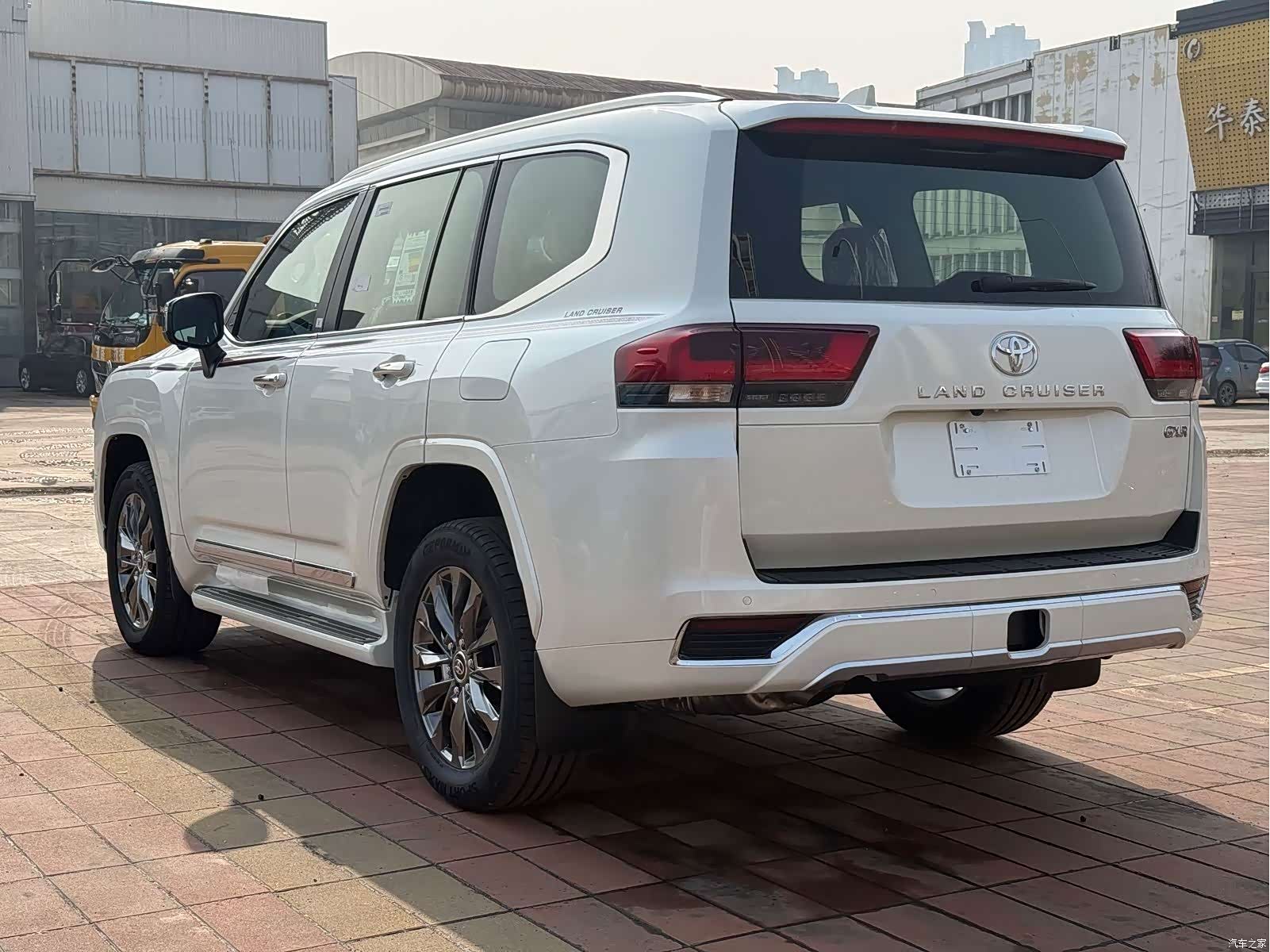 Toyota Land Cruiser, 2026 9