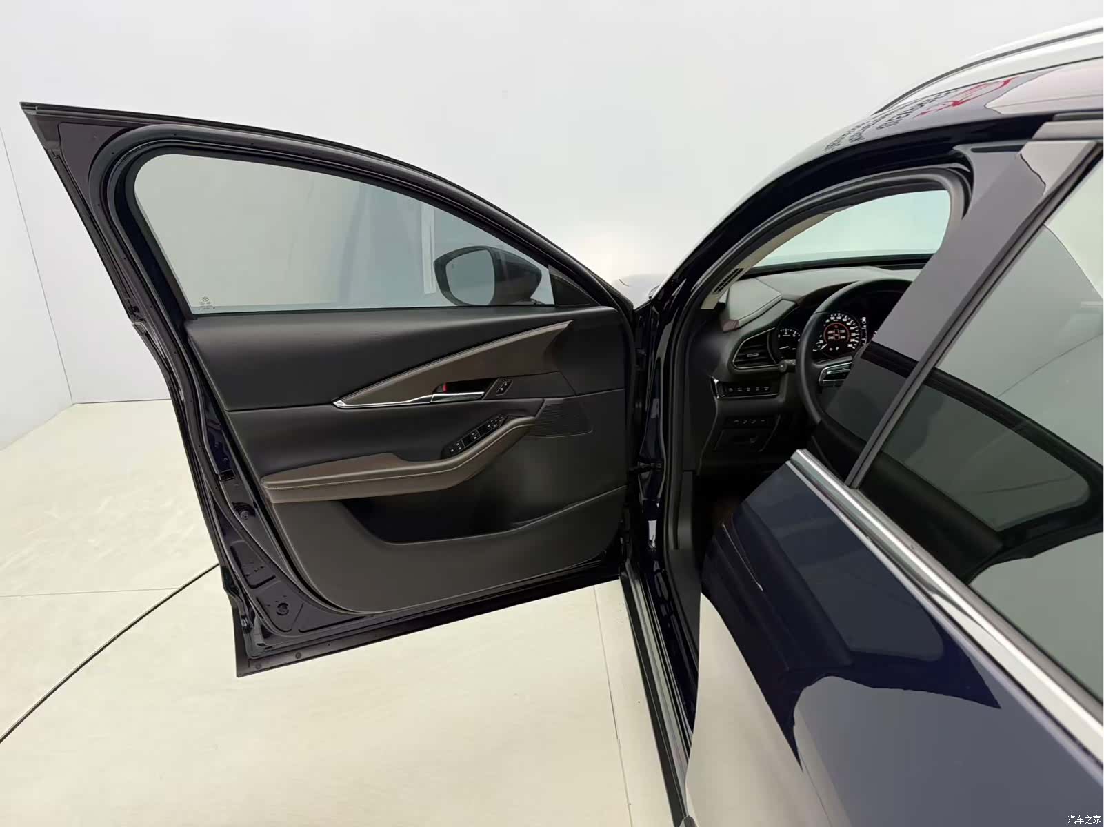 Mazda CX-30, 2021 22