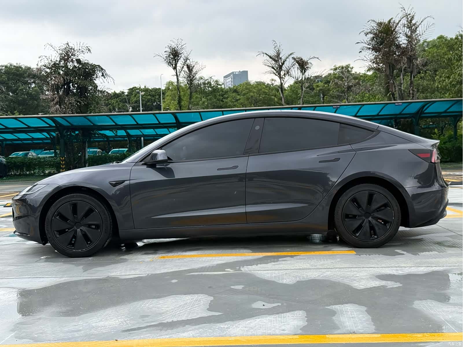 Tesla Model 3, 2024 21