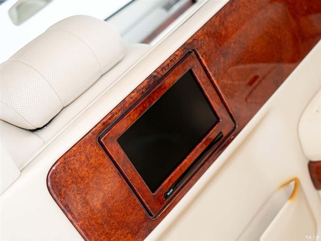 Maybach 62, 2009 13