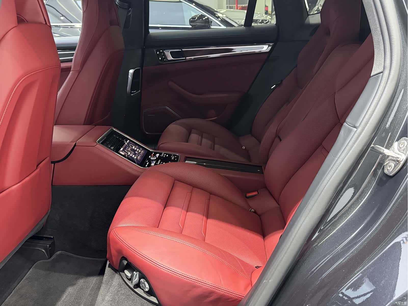 Porsche Panamera, 2019 9