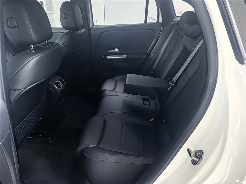 Mercedes-Benz EQA, 2023 12