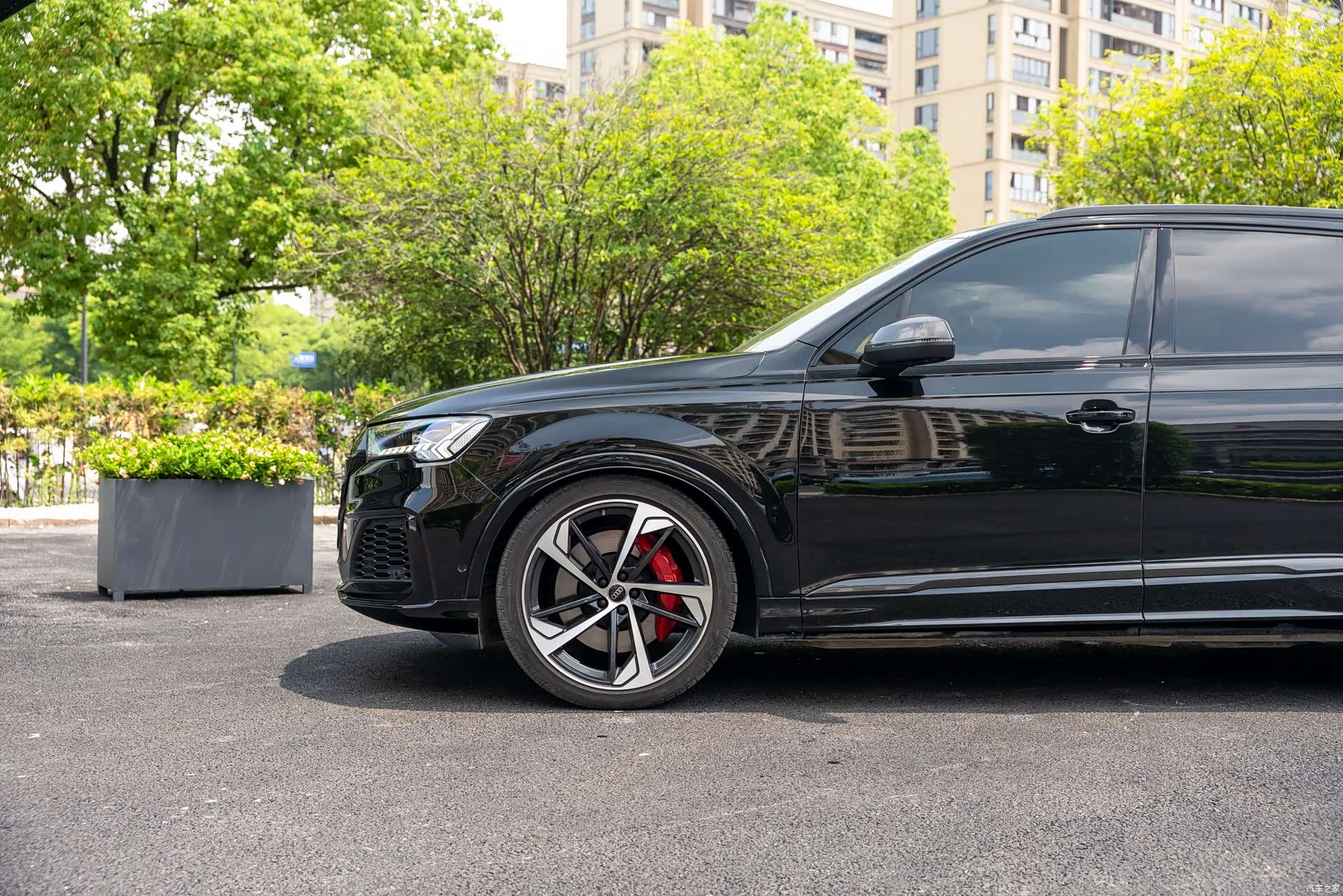 Audi Q7, 2025 11