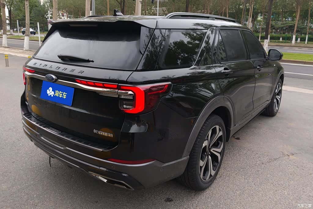 Ford Explorer, 2023 3