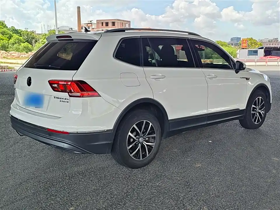 Volkswagen Tiguan L