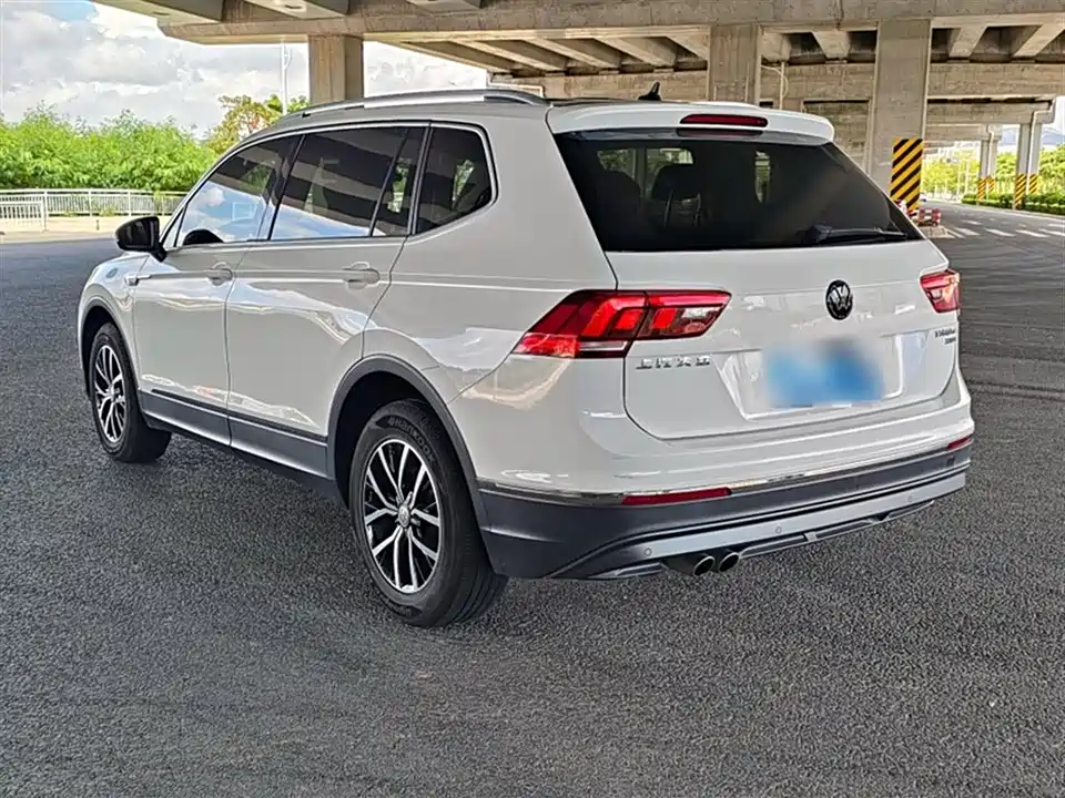 Volkswagen Tiguan L