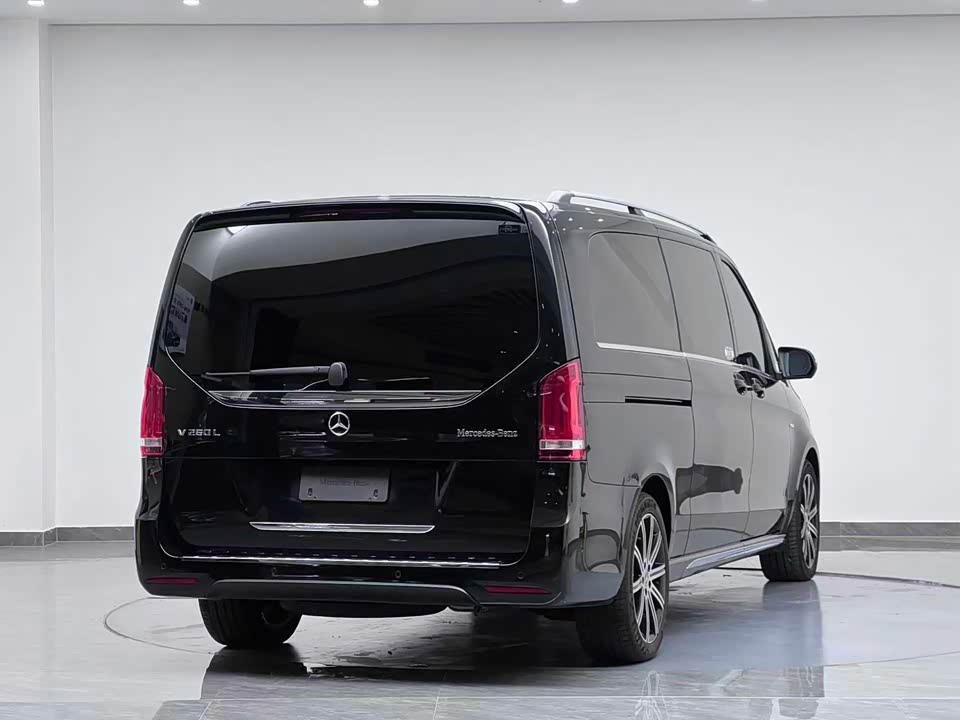 Mercedes-Benz V-class