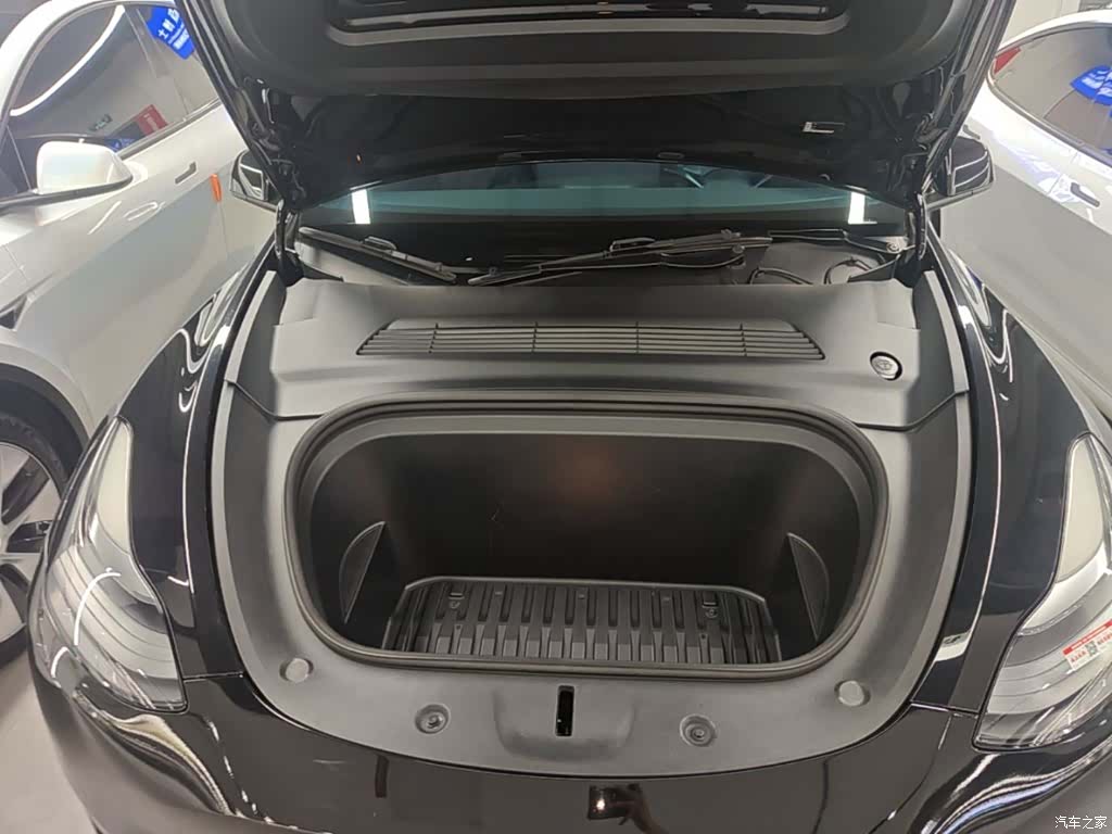 Tesla Model Y, 2022 20