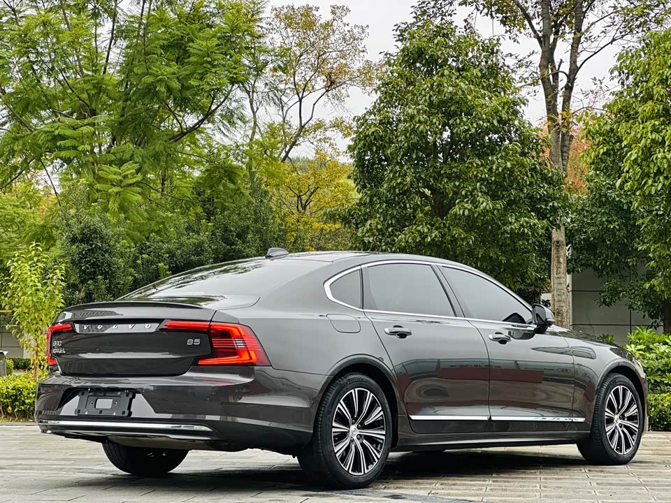 Volvo S90
