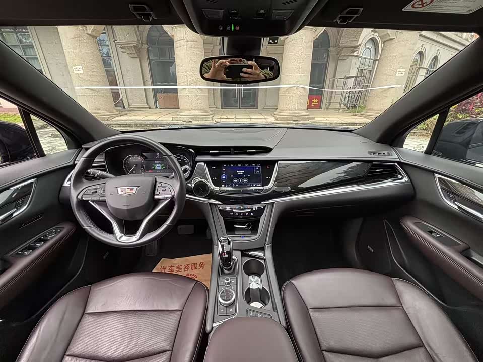 Cadillac XT6