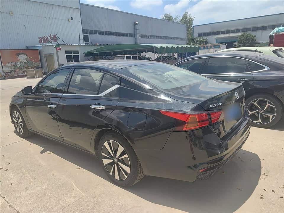 Nissan Teana