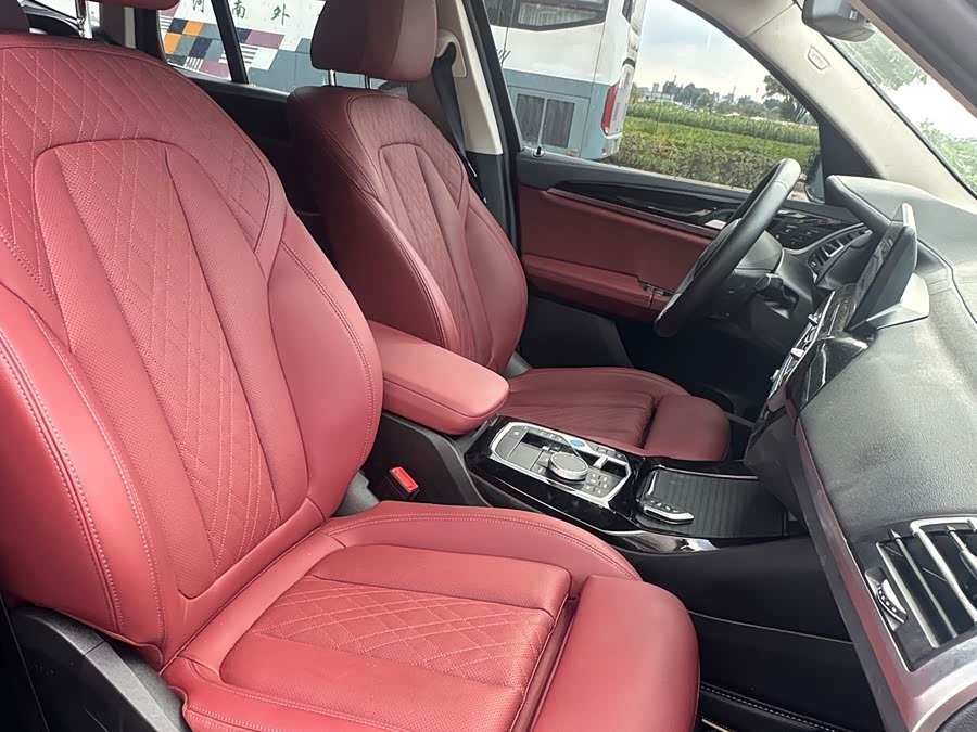 BMW iX3 2025, фото 5