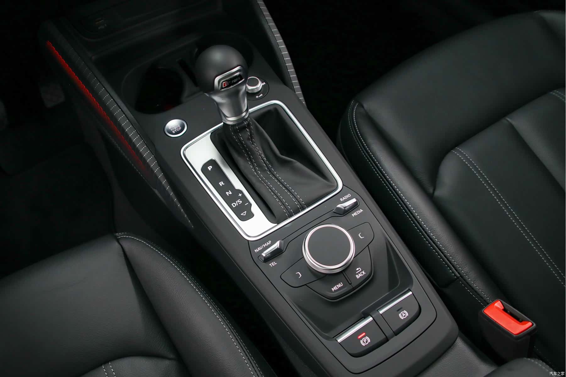 Audi Q2L, 2022 11