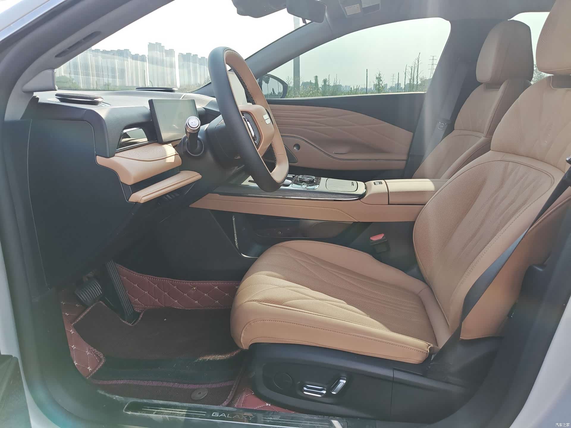 Geely 8, 2025 4