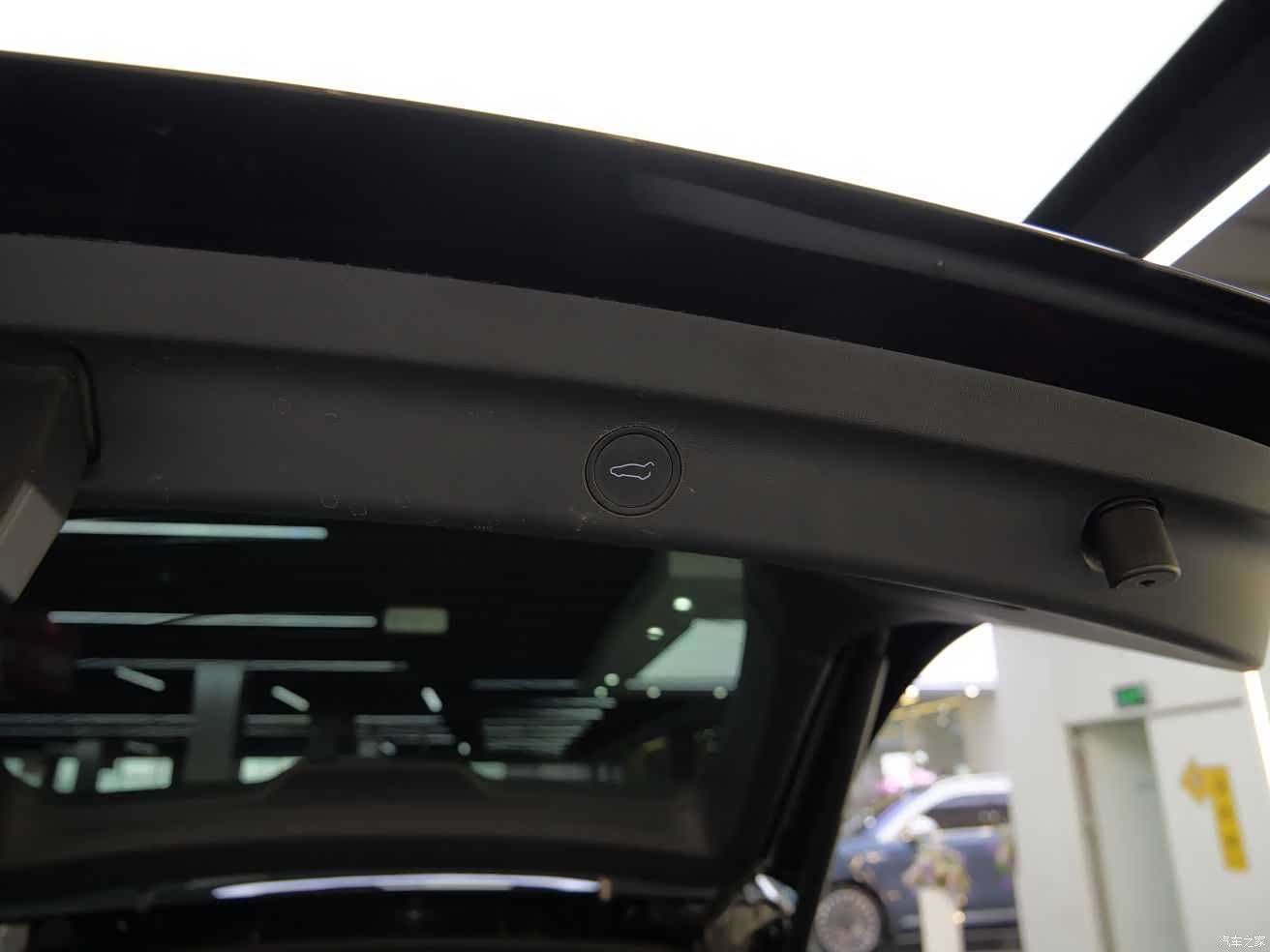 Tesla Model Y, 2022 19