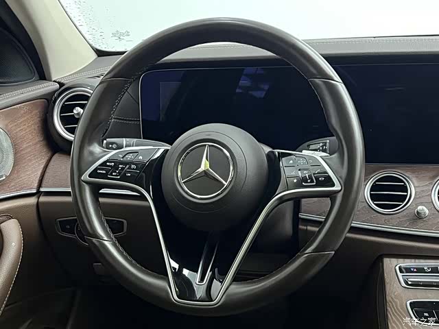 Mercedes-Benz E-Class, 2022 14