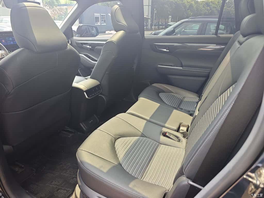 Toyota Crown, 2023 8