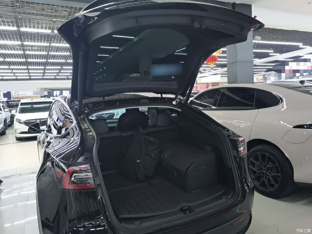 Tesla Model Y, 2023 19