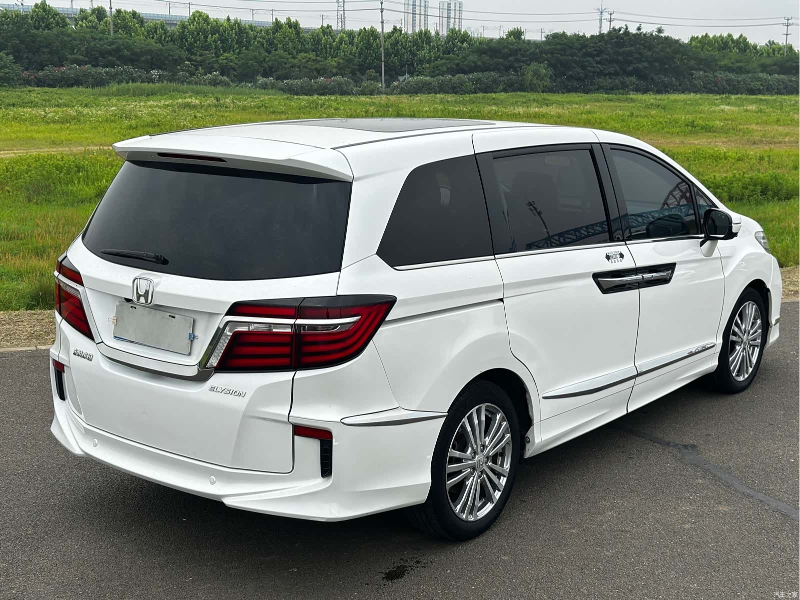 Honda Elysion, 2017 13
