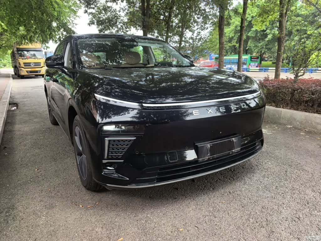 Exeed Yuan, 2025 4