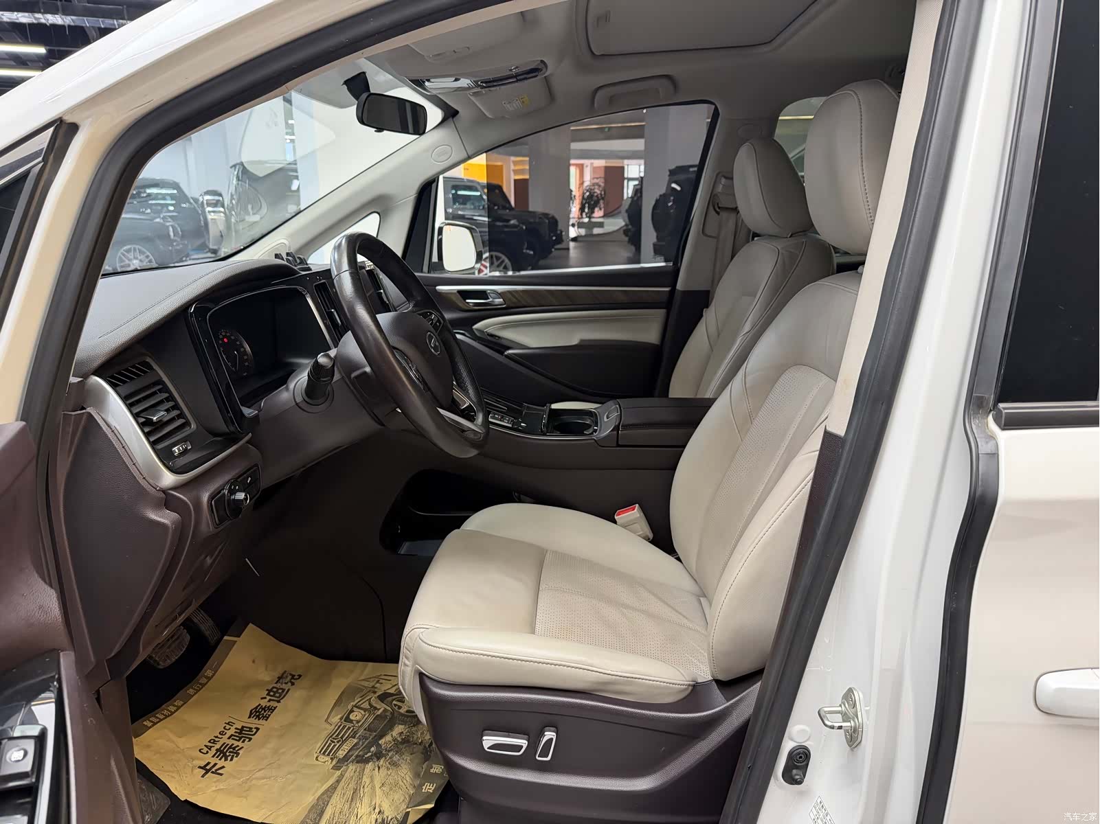 Trumpchi M8, 2023 все фото
