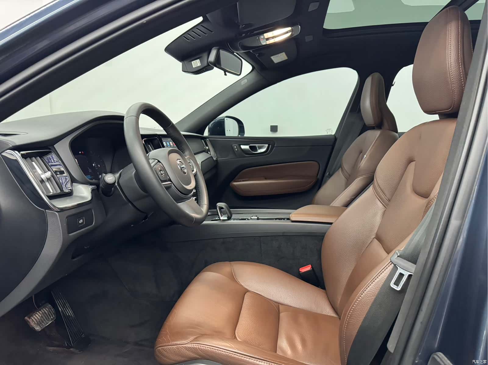 Volvo XC60, 2023 все фото