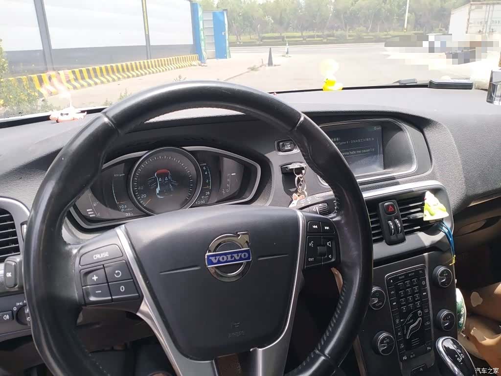 Volvo V40, 2015 все фото