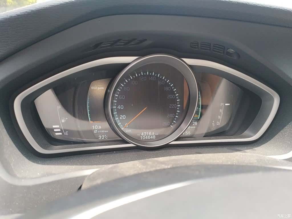 Volvo V40, 2015 7