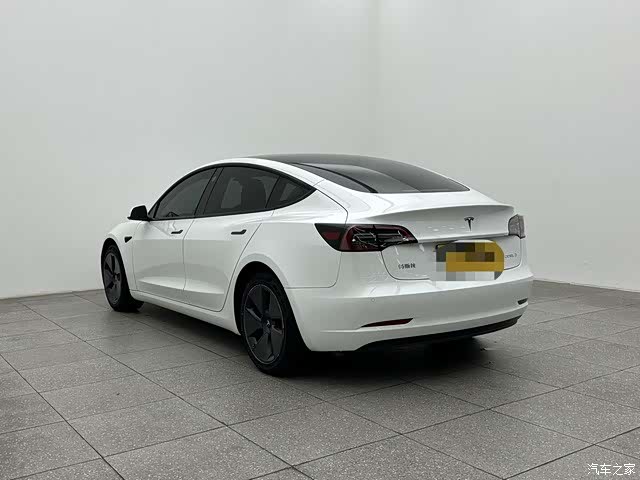 Tesla Model 3, 2023 4