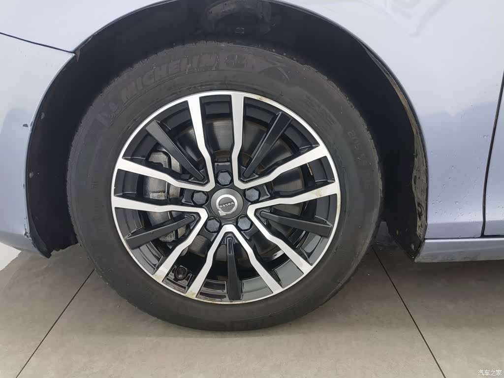 Volvo V40, 2017 17