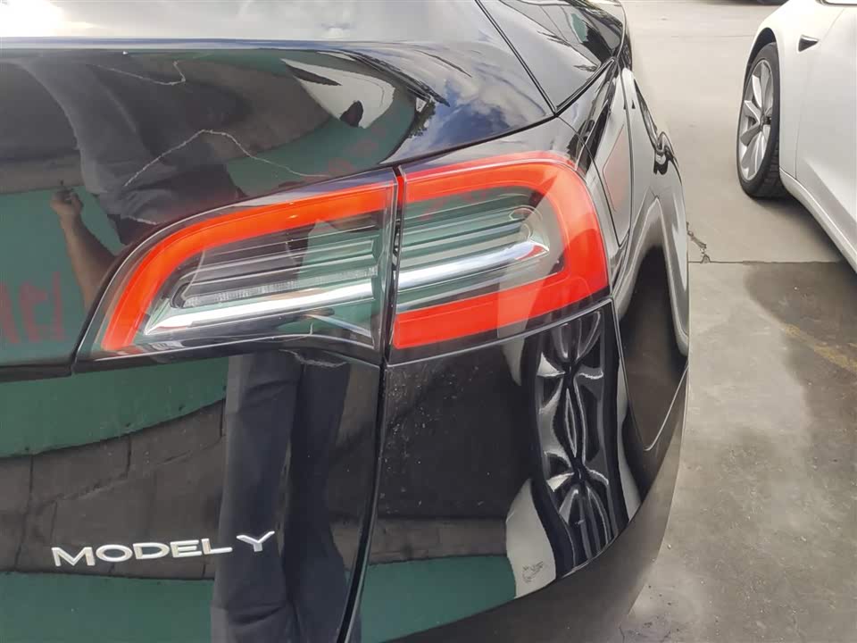 Tesla Model Y Tesla Model Y