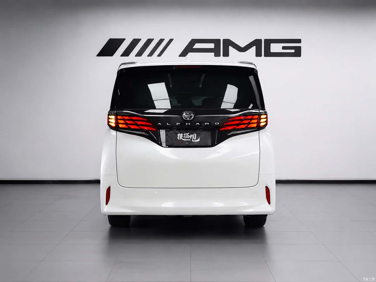 Toyota Alphard, 2024 6