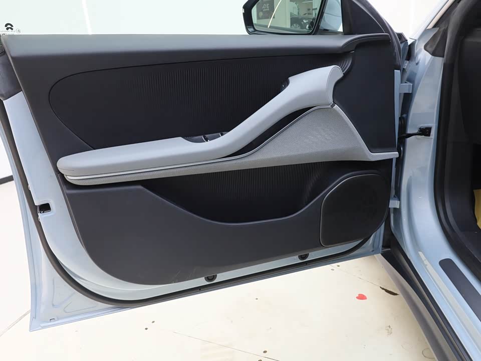 NIO ET5