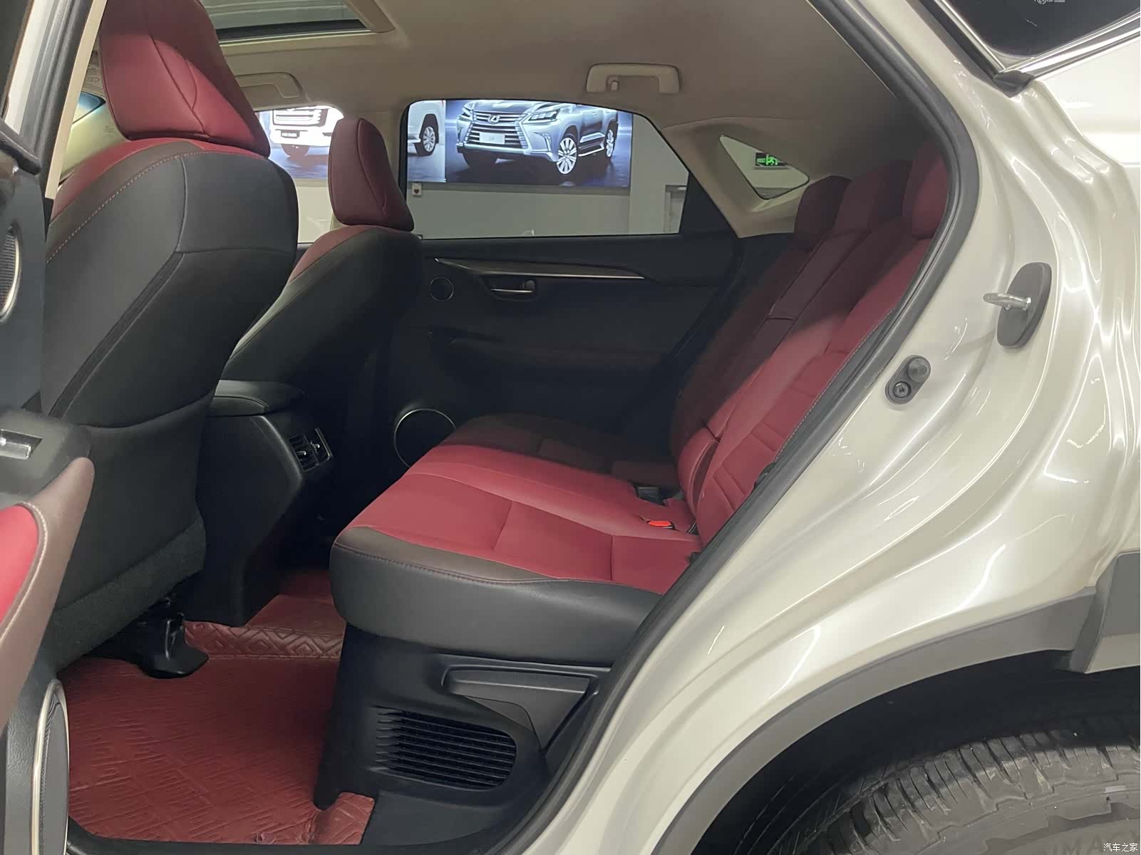 Lexus NX, 2018 10