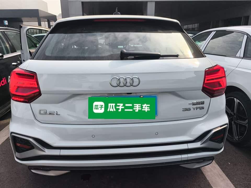 Audi Q2L