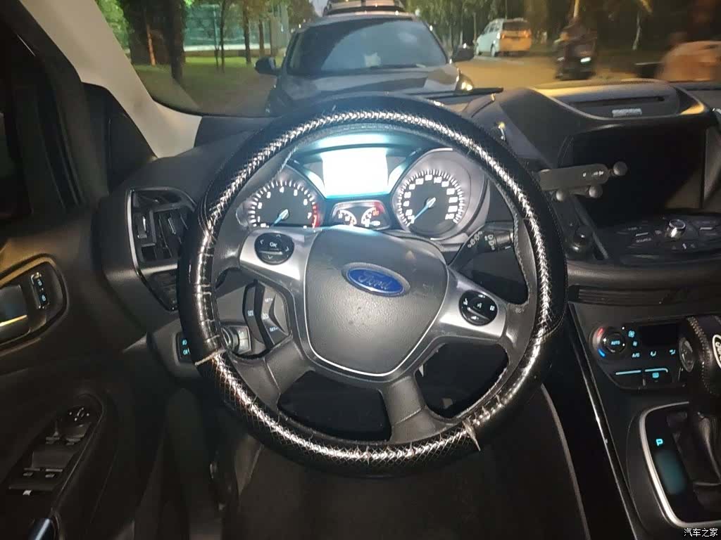 Ford Kuga, 2015 7