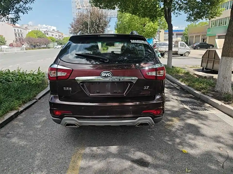 BYD S7