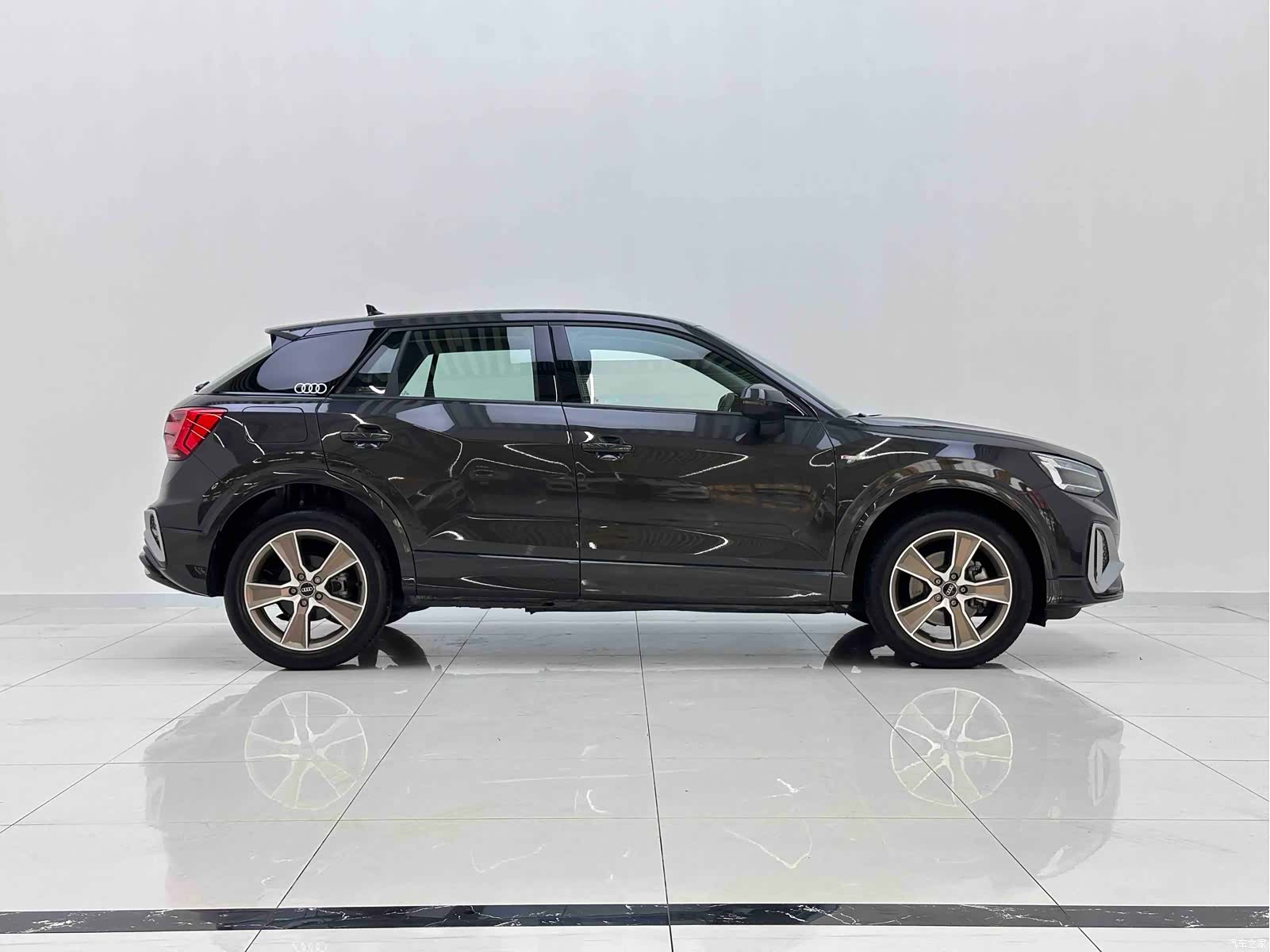 Audi Q2L, 2024 все фото