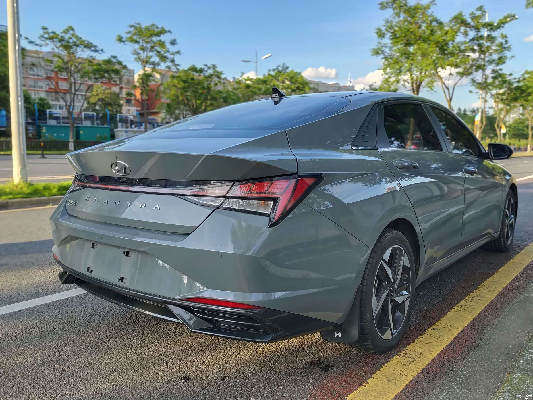 Hyundai Elantra, 2021 все фото