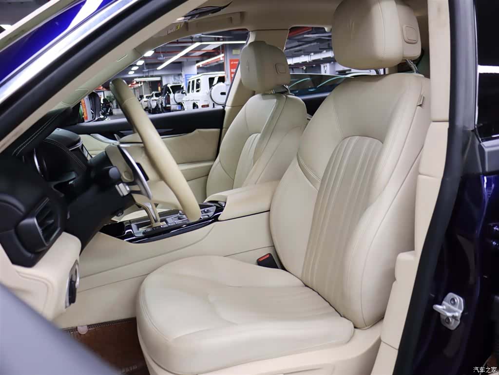 Maserati Levante, 2022 8