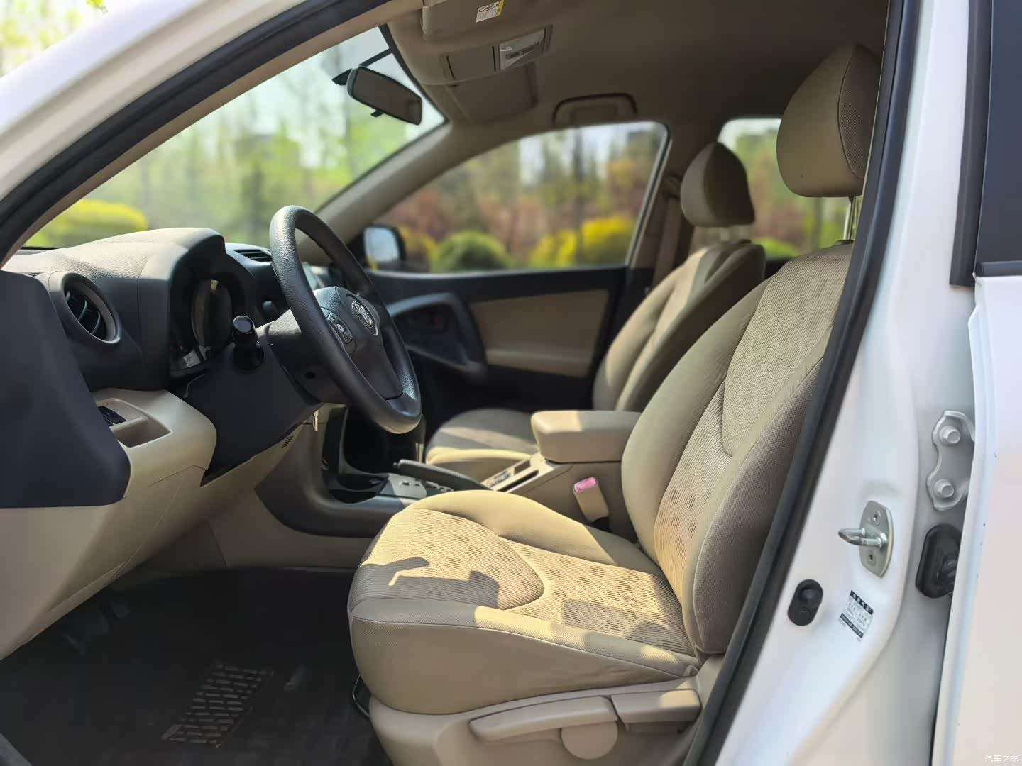 Toyota RAV4, 2013 7