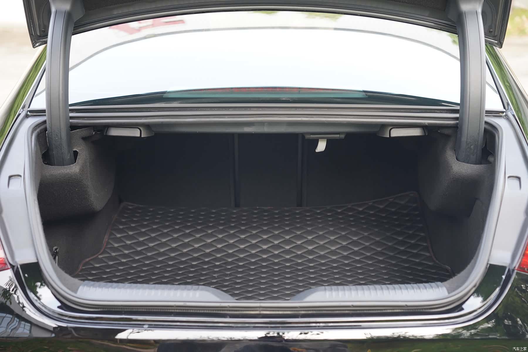 Mercedes-Benz CLS, 2021 25