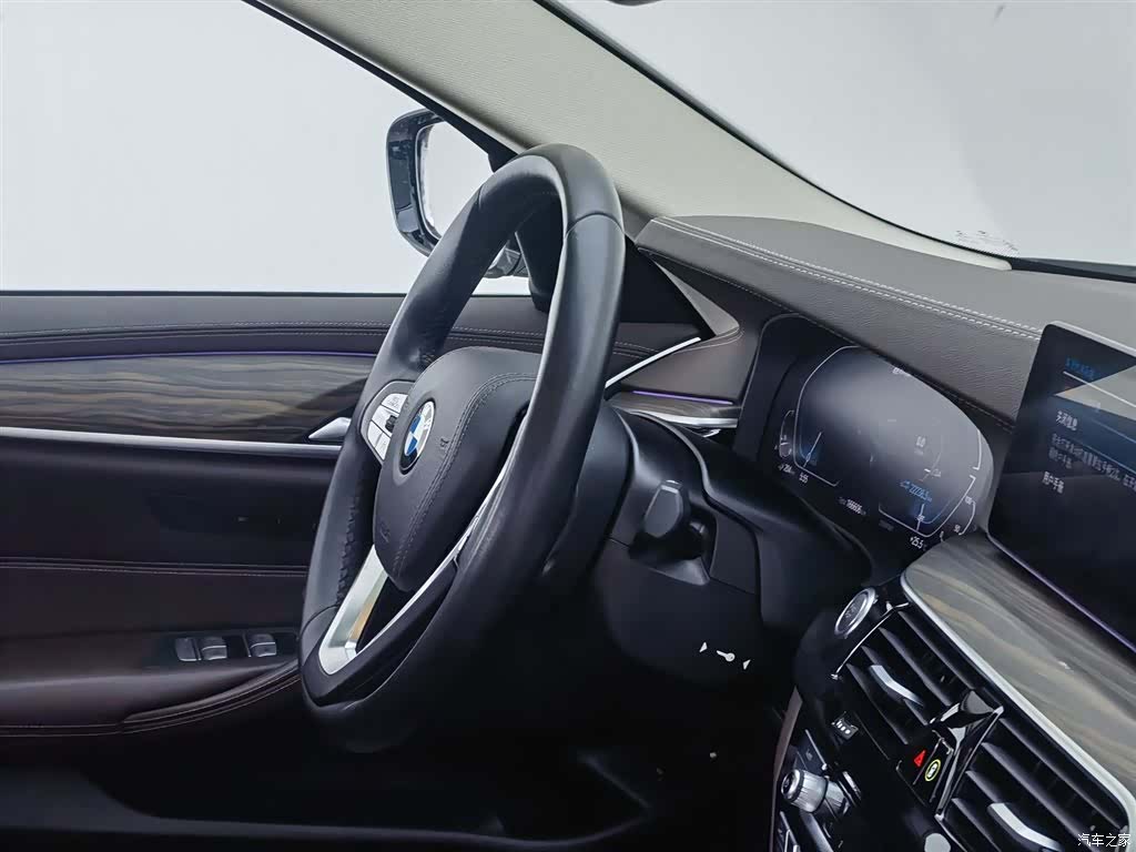 BMW 5 Series, 2019 22