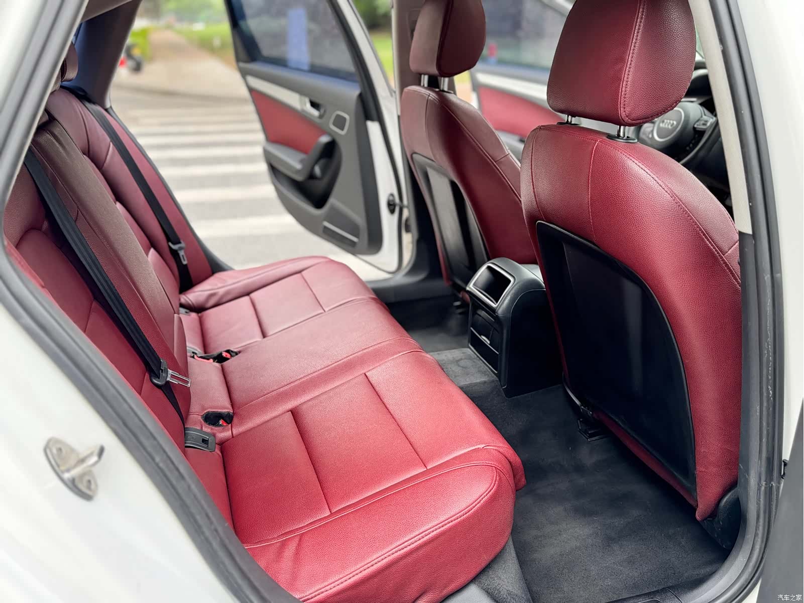 Audi A4L, 2014 11