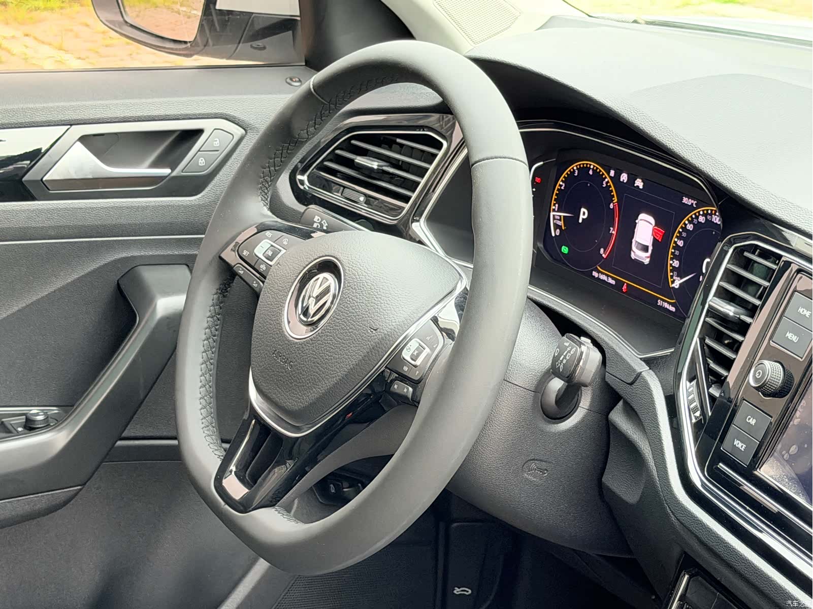 Volkswagen T-ROC, 2019 16