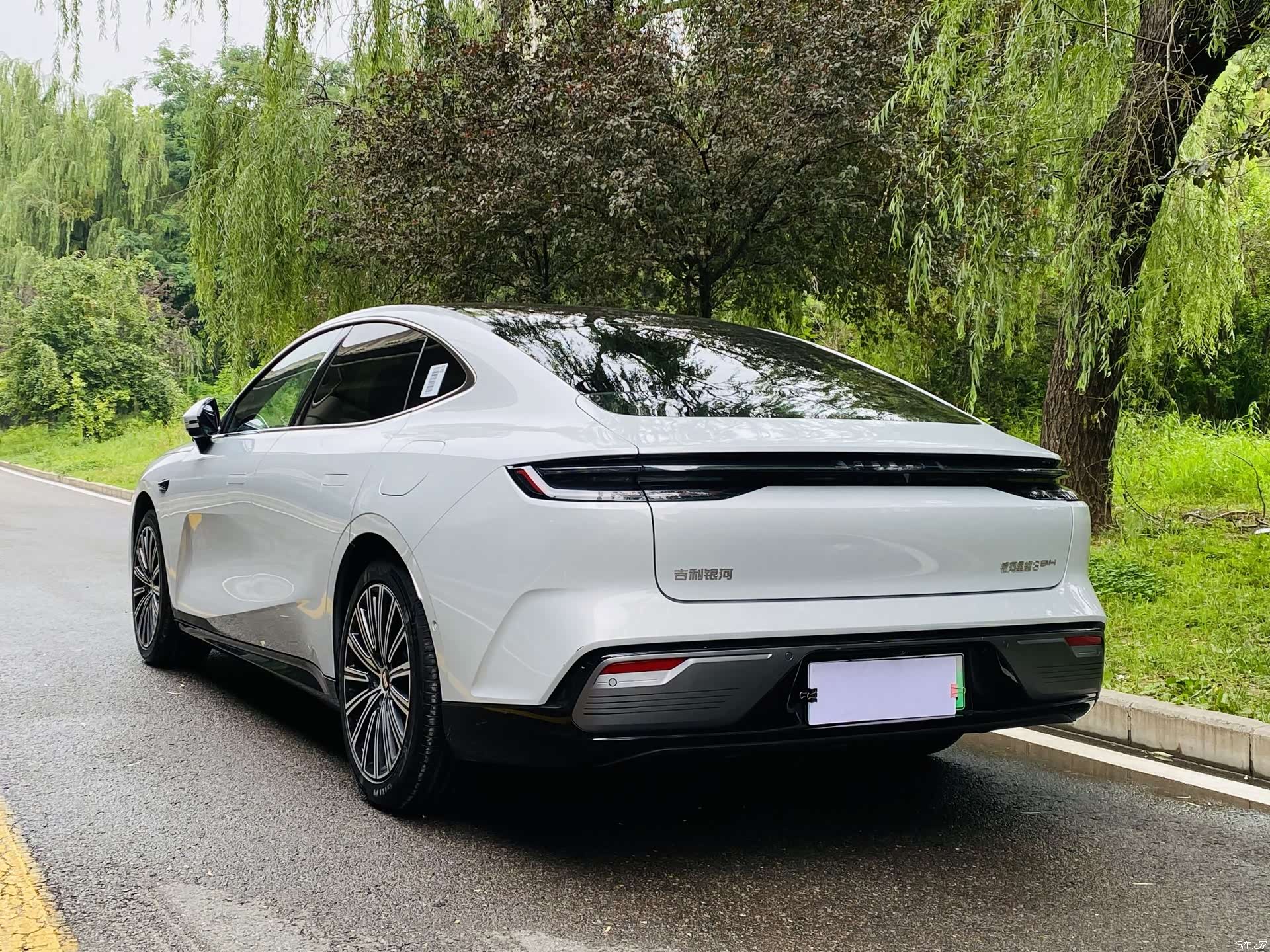 Geely 8, 2025 16